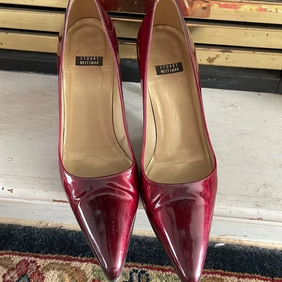 Stuart Weitzman heels, slight ombré red. Size 7B - Picture 5 of 5